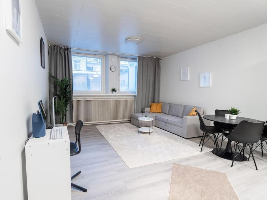 Cozy Roomy Studio Flat Next To Tram Stop @ Kallio Helsinki Buitenkant foto